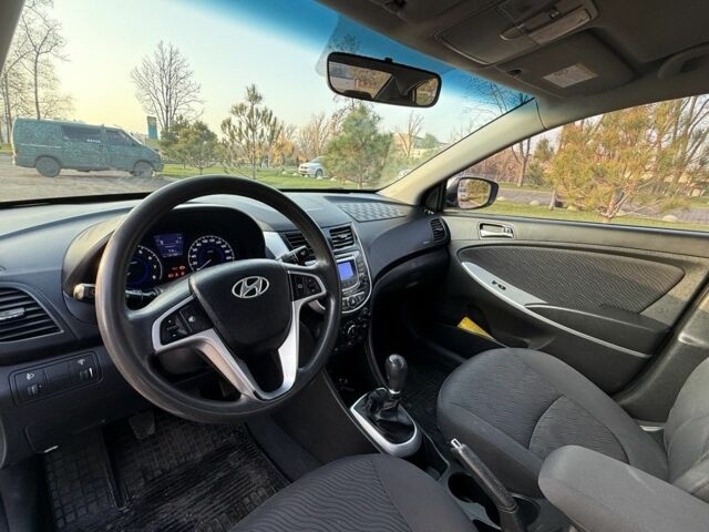 Серый Хендай Акцент, объемом двигателя 1.4 л и пробегом 142 тыс. км за 6900 $, фото 12 на Automoto.ua