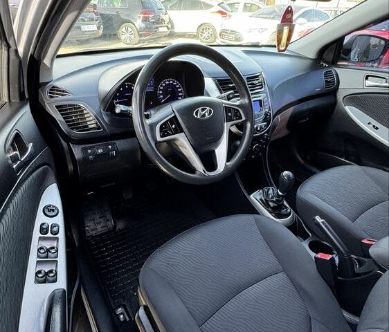 Серый Хендай Акцент, объемом двигателя 1.4 л и пробегом 156 тыс. км за 7400 $, фото 8 на Automoto.ua