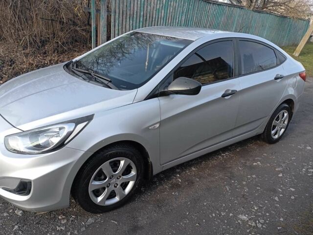 Серый Хендай Акцент, объемом двигателя 1.4 л и пробегом 111 тыс. км за 8100 $, фото 2 на Automoto.ua