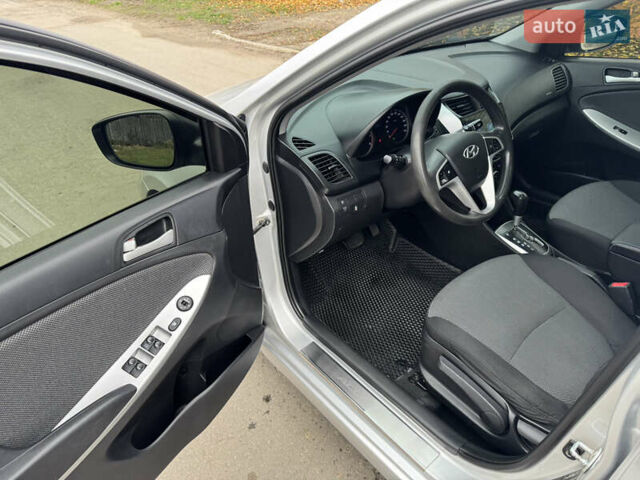 Серый Хендай Акцент, объемом двигателя 1.4 л и пробегом 175 тыс. км за 8000 $, фото 8 на Automoto.ua