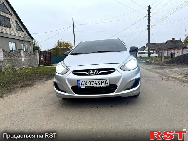 Серый Хендай Акцент, объемом двигателя 1.4 л и пробегом 175 тыс. км за 8000 $, фото 1 на Automoto.ua