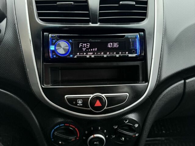 Серый Хендай Акцент, объемом двигателя 1.4 л и пробегом 191 тыс. км за 5450 $, фото 17 на Automoto.ua