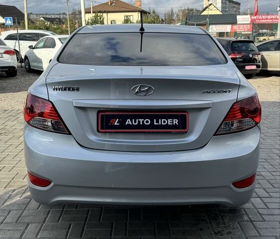 Серый Хендай Акцент, объемом двигателя 1.4 л и пробегом 156 тыс. км за 7400 $, фото 4 на Automoto.ua