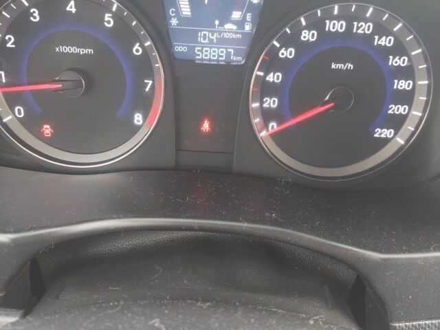 Серый Хендай Акцент, объемом двигателя 1.6 л и пробегом 58 тыс. км за 8500 $, фото 6 на Automoto.ua