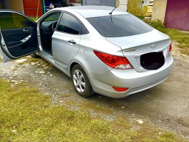 Сірий Хендай Акцент, об'ємом двигуна 1.4 л та пробігом 76 тис. км за 8600 $, фото 3 на Automoto.ua