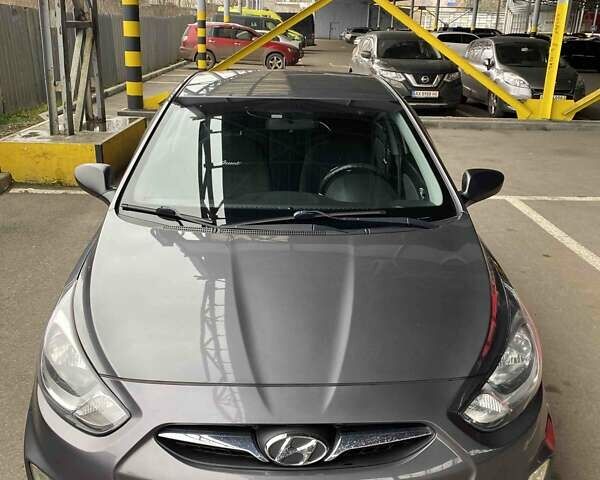 Серый Хендай Акцент, объемом двигателя 1.4 л и пробегом 105 тыс. км за 7200 $, фото 13 на Automoto.ua