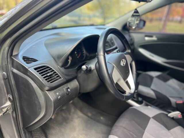 Сірий Хендай Акцент, об'ємом двигуна 1.4 л та пробігом 235 тис. км за 5500 $, фото 21 на Automoto.ua