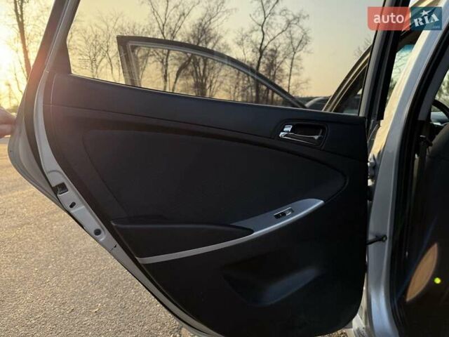 Серый Хендай Акцент, объемом двигателя 1.4 л и пробегом 141 тыс. км за 6900 $, фото 19 на Automoto.ua