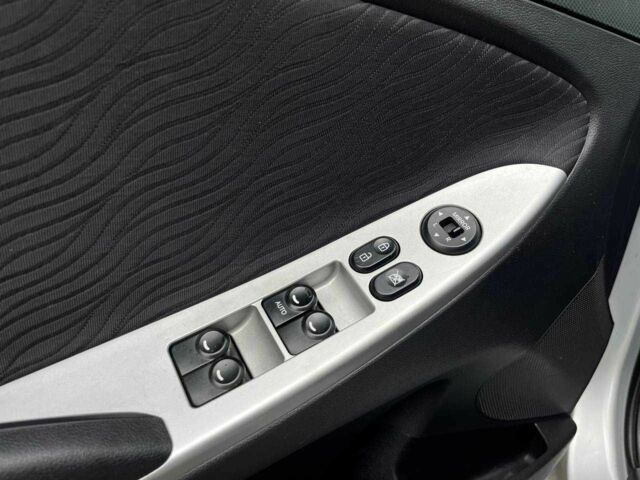 Хендай Акцент 2013 в Киеве на Automoto.ua Серый Хендай Акцент, объемом двигателя 1.4 л и пробегом 104 тыс. км за 8790 $, фото 15 на Automoto.ua