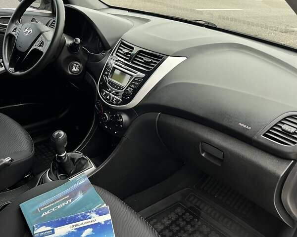 Серый Хендай Акцент, объемом двигателя 1.4 л и пробегом 160 тыс. км за 7800 $, фото 15 на Automoto.ua