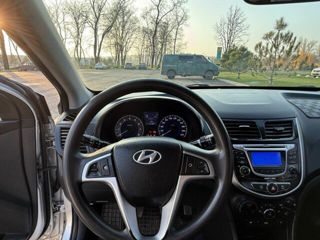 Серый Хендай Акцент, объемом двигателя 1.4 л и пробегом 142 тыс. км за 6900 $, фото 16 на Automoto.ua