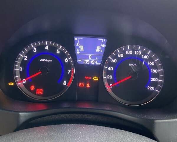 Серый Хендай Акцент, объемом двигателя 1.4 л и пробегом 105 тыс. км за 7200 $, фото 2 на Automoto.ua