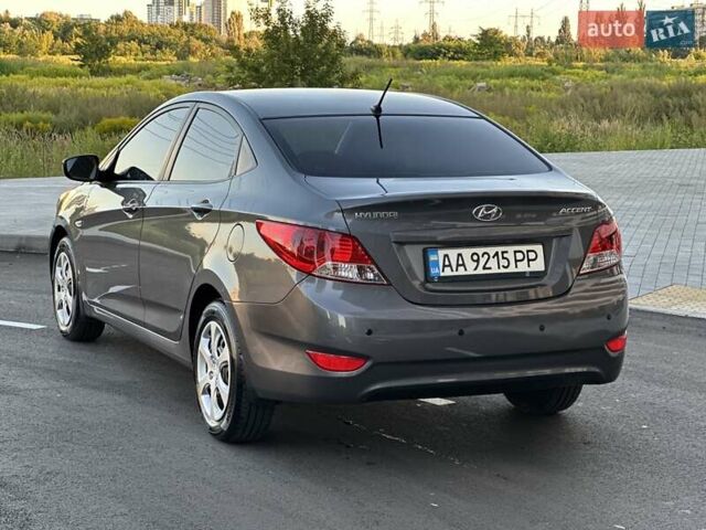 Хендай Акцент 2013 у Києві на Automoto.ua Сірий Хендай Акцент, об'ємом двигуна 1.4 л та пробігом 105 тис. км за 7999 $, фото 5 на Automoto.ua
