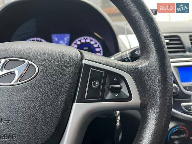 Хендай Акцент 2013 в Киеве на Automoto.ua Серый Хендай Акцент, объемом двигателя 1.4 л и пробегом 104 тыс. км за 7790 $, фото 21 на Automoto.ua