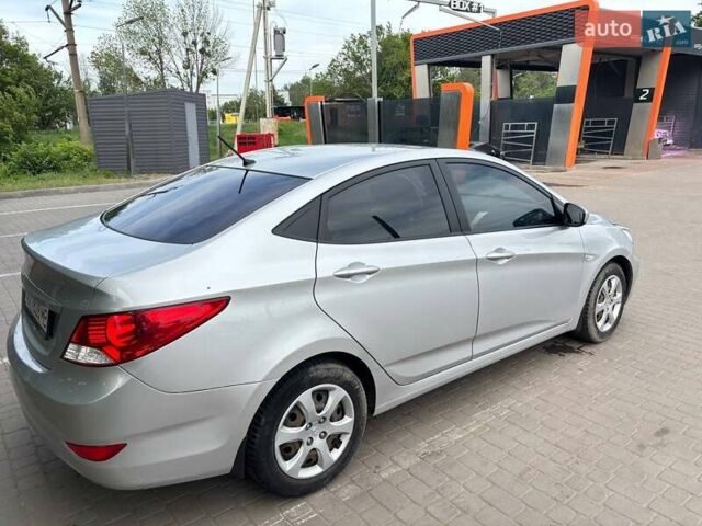 Хендай Акцент 2013 в Киеве на Automoto.ua Серый Хендай Акцент, объемом двигателя 1.4 л и пробегом 104 тыс. км за 7900 $, фото 6 на Automoto.ua