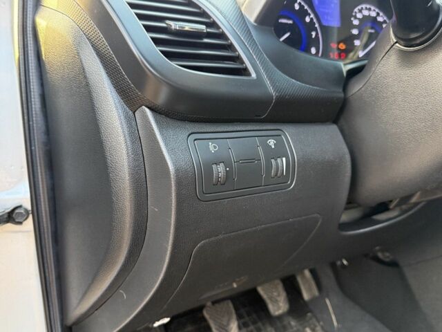 Серый Хендай Акцент, объемом двигателя 1.4 л и пробегом 142 тыс. км за 6900 $, фото 17 на Automoto.ua