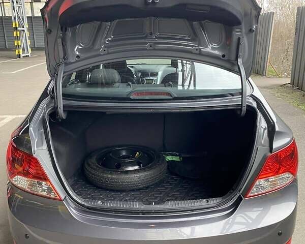 Серый Хендай Акцент, объемом двигателя 1.4 л и пробегом 105 тыс. км за 7200 $, фото 10 на Automoto.ua