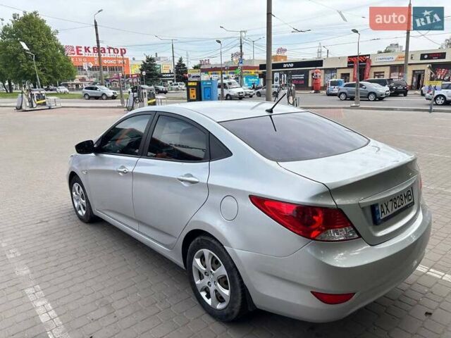 Хендай Акцент 2013 в Киеве на Automoto.ua Серый Хендай Акцент, объемом двигателя 1.4 л и пробегом 104 тыс. км за 7900 $, фото 5 на Automoto.ua