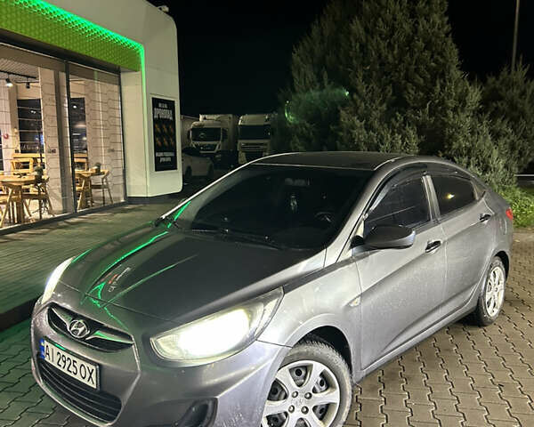 Серый Хендай Акцент, объемом двигателя 1.4 л и пробегом 200 тыс. км за 5750 $, фото 6 на Automoto.ua