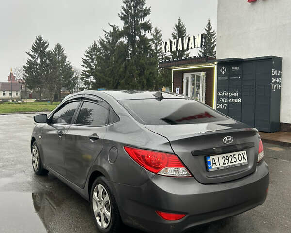Серый Хендай Акцент, объемом двигателя 1.4 л и пробегом 200 тыс. км за 5750 $, фото 8 на Automoto.ua