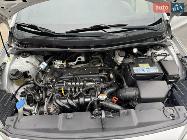 Серый Хендай Акцент, объемом двигателя 1.4 л и пробегом 175 тыс. км за 8000 $, фото 12 на Automoto.ua