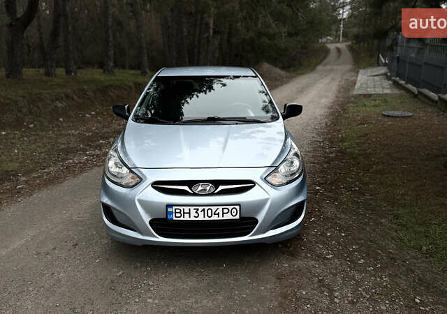 Серый Хендай Акцент, объемом двигателя 1.4 л и пробегом 127 тыс. км за 7000 $, фото 4 на Automoto.ua