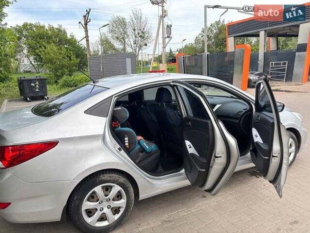 Хендай Акцент 2013 в Киеве на Automoto.ua Серый Хендай Акцент, объемом двигателя 1.4 л и пробегом 104 тыс. км за 7900 $, фото 15 на Automoto.ua