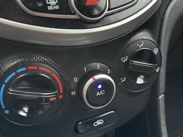 Серый Хендай Акцент, объемом двигателя 1.4 л и пробегом 191 тыс. км за 5450 $, фото 18 на Automoto.ua