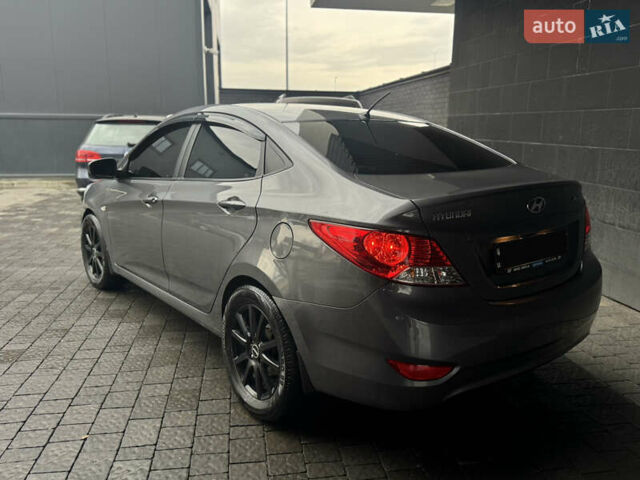 Серый Хендай Акцент, объемом двигателя 1.4 л и пробегом 84 тыс. км за 7800 $, фото 6 на Automoto.ua