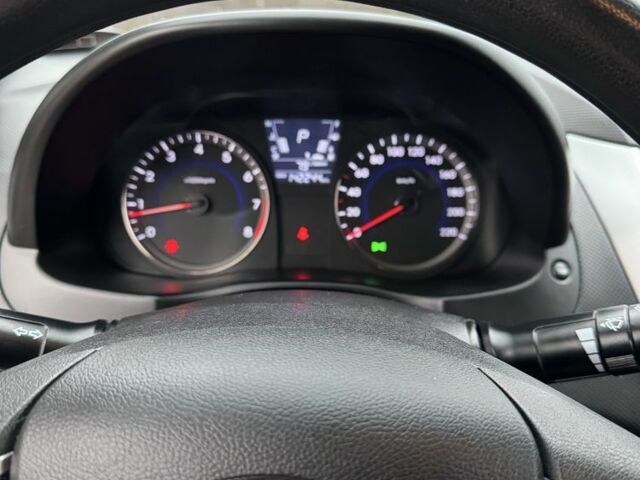 Серый Хендай Акцент, объемом двигателя 1.4 л и пробегом 142 тыс. км за 9000 $, фото 4 на Automoto.ua