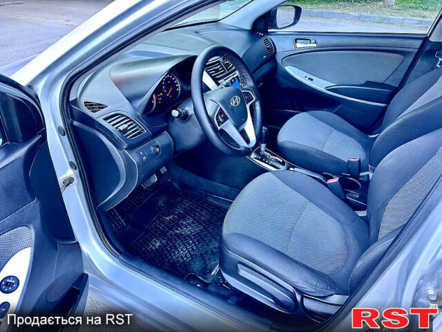 Серый Хендай Акцент, объемом двигателя 1.4 л и пробегом 240 тыс. км за 7600 $, фото 6 на Automoto.ua