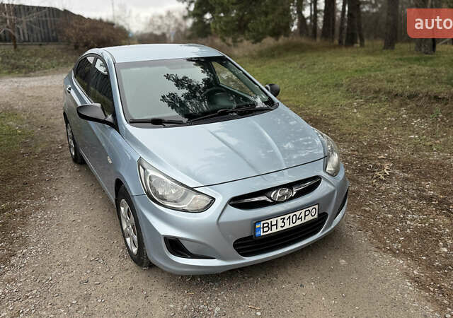 Серый Хендай Акцент, объемом двигателя 1.4 л и пробегом 127 тыс. км за 7000 $, фото 7 на Automoto.ua