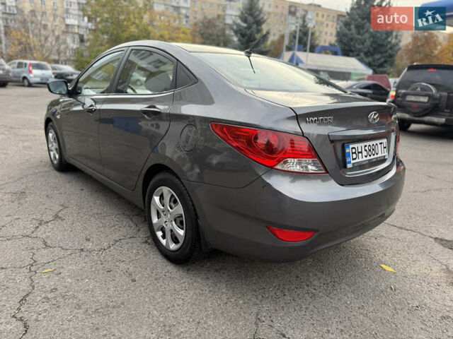 Хендай Акцент 2013 в Одессе на Automoto.ua Серый Хендай Акцент, объемом двигателя 1.4 л и пробегом 188 тыс. км за 5999 $, фото 2 на Automoto.ua