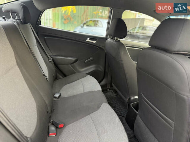 Хендай Акцент 2013 в Одессе на Automoto.ua Серый Хендай Акцент, объемом двигателя 1.4 л и пробегом 188 тыс. км за 5999 $, фото 5 на Automoto.ua