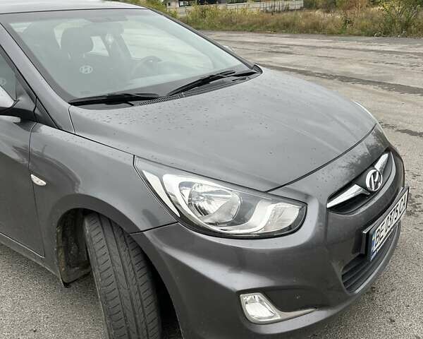Сірий Хендай Акцент, об'ємом двигуна 1.4 л та пробігом 94 тис. км за 8200 $, фото 3 на Automoto.ua