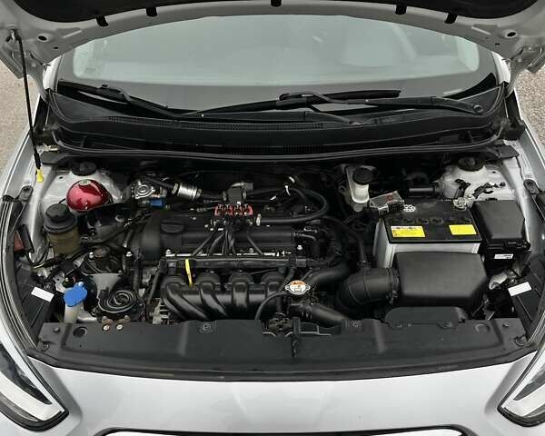 Серый Хендай Акцент, объемом двигателя 1.4 л и пробегом 160 тыс. км за 7800 $, фото 11 на Automoto.ua