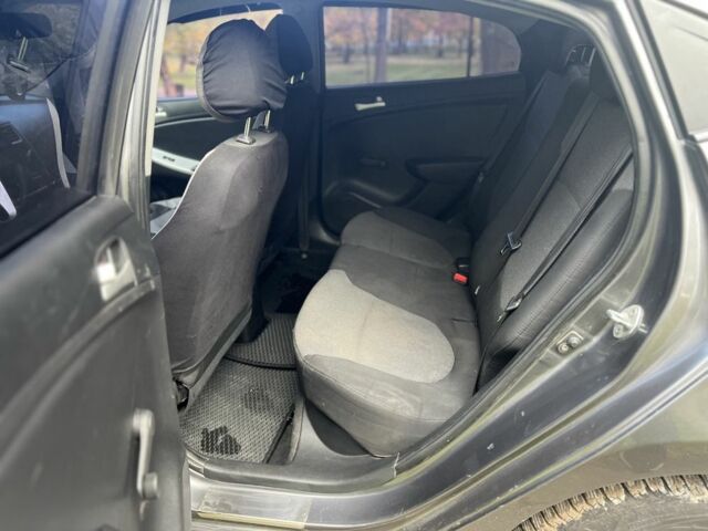 Сірий Хендай Акцент, об'ємом двигуна 1.4 л та пробігом 235 тис. км за 5500 $, фото 23 на Automoto.ua
