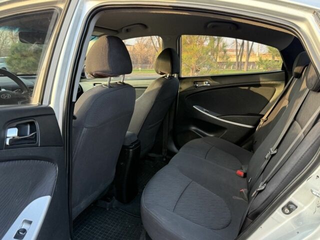 Серый Хендай Акцент, объемом двигателя 1.4 л и пробегом 142 тыс. км за 6900 $, фото 15 на Automoto.ua