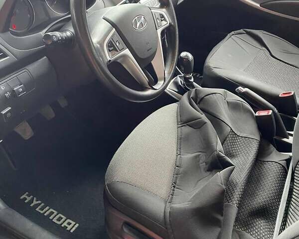 Серый Хендай Акцент, объемом двигателя 1.4 л и пробегом 105 тыс. км за 7200 $, фото 9 на Automoto.ua