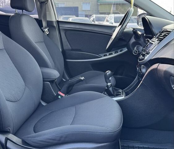 Серый Хендай Акцент, объемом двигателя 1.4 л и пробегом 156 тыс. км за 7400 $, фото 16 на Automoto.ua