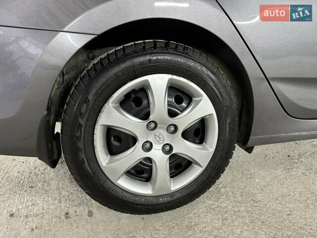 Сірий Хендай Акцент, об'ємом двигуна 1.4 л та пробігом 63 тис. км за 3000 $, фото 25 на Automoto.ua