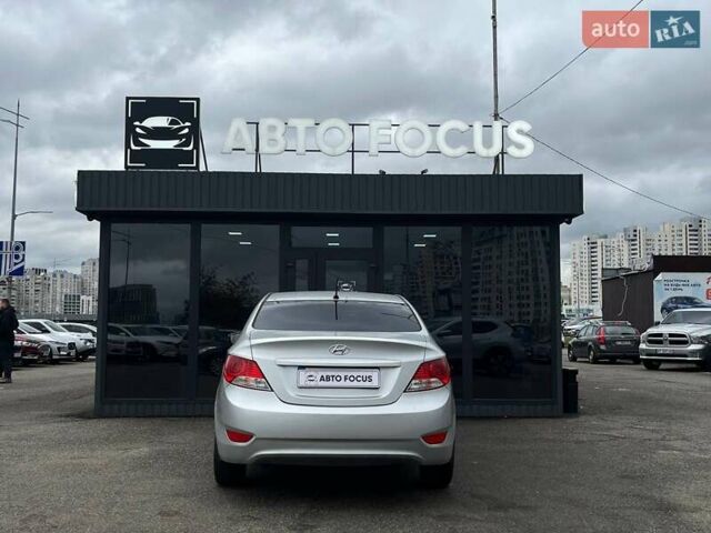 Хендай Акцент 2013 в Киеве на Automoto.ua Серый Хендай Акцент, объемом двигателя 1.4 л и пробегом 104 тыс. км за 7790 $, фото 6 на Automoto.ua