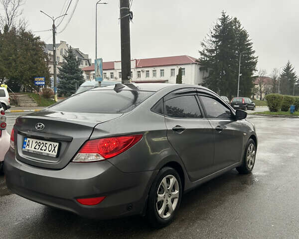 Серый Хендай Акцент, объемом двигателя 1.4 л и пробегом 200 тыс. км за 5750 $, фото 9 на Automoto.ua