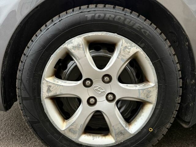 Серый Хендай Акцент, объемом двигателя 1.4 л и пробегом 191 тыс. км за 5450 $, фото 9 на Automoto.ua