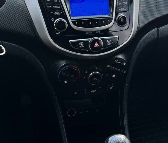 Серый Хендай Акцент, объемом двигателя 1.4 л и пробегом 156 тыс. км за 7400 $, фото 11 на Automoto.ua