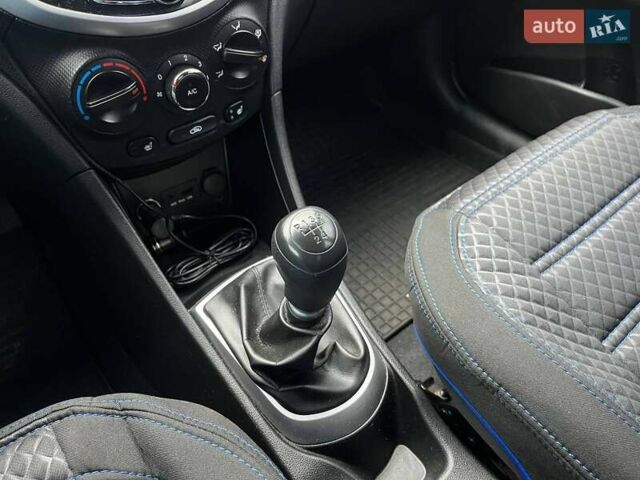 Хендай Акцент 2013 в Киеве на Automoto.ua Серый Хендай Акцент, объемом двигателя 1.4 л и пробегом 104 тыс. км за 7790 $, фото 24 на Automoto.ua