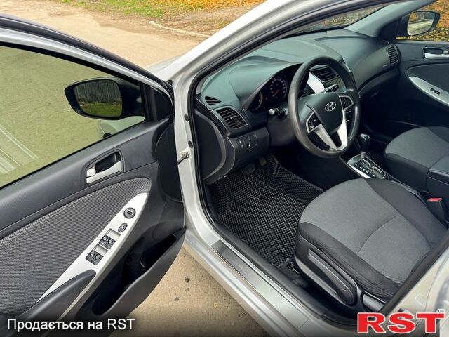 Серый Хендай Акцент, объемом двигателя 1.4 л и пробегом 175 тыс. км за 8000 $, фото 9 на Automoto.ua