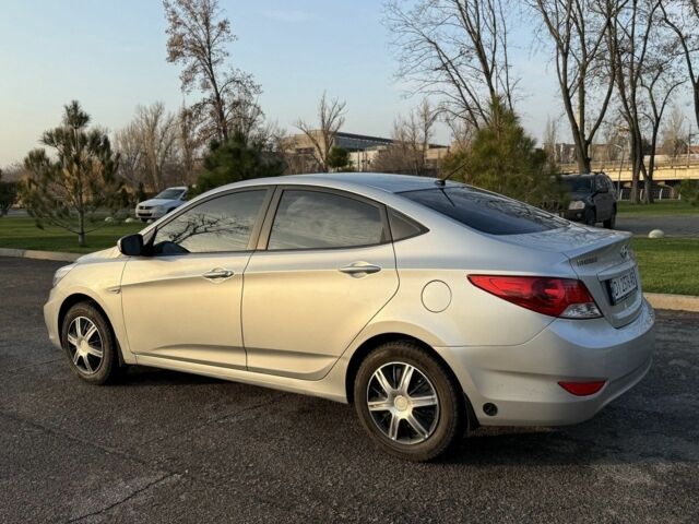 Серый Хендай Акцент, объемом двигателя 1.4 л и пробегом 142 тыс. км за 6900 $, фото 2 на Automoto.ua