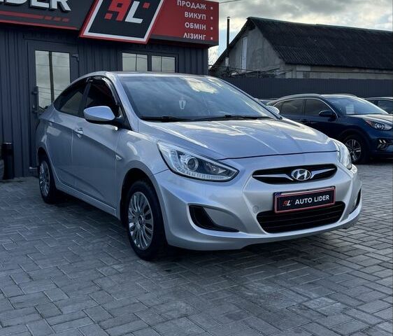 Серый Хендай Акцент, объемом двигателя 1.4 л и пробегом 156 тыс. км за 7400 $, фото 1 на Automoto.ua