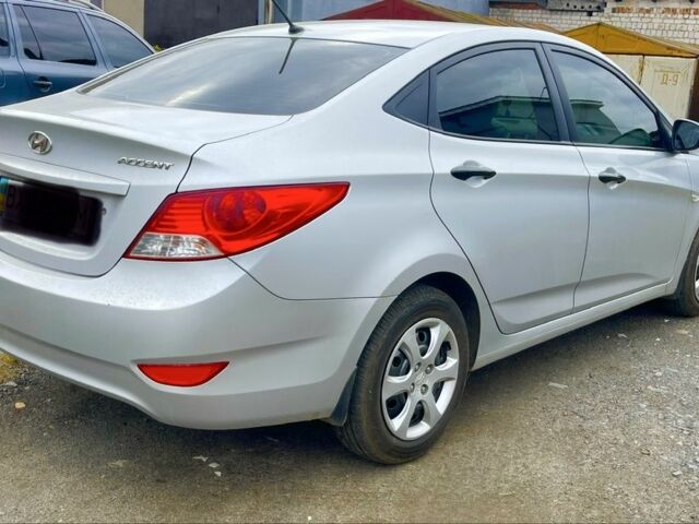 Сірий Хендай Акцент, об'ємом двигуна 1.4 л та пробігом 76 тис. км за 8600 $, фото 1 на Automoto.ua